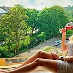 Double King Size Sunny In Castle Area Daire Prag