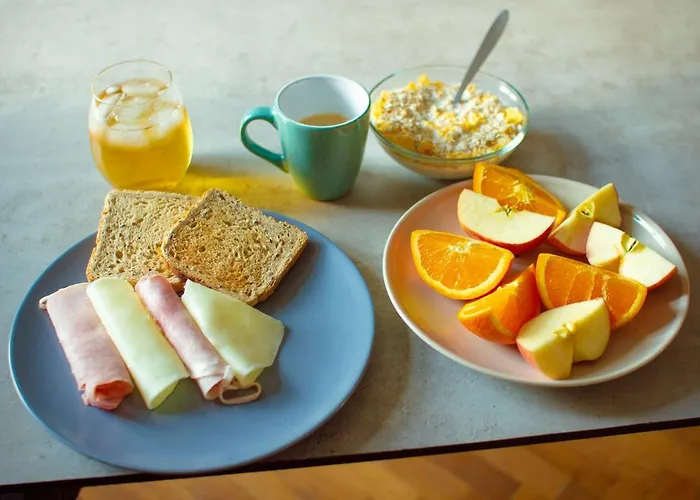 Double King Size Sunny In Castle Area Apartment *